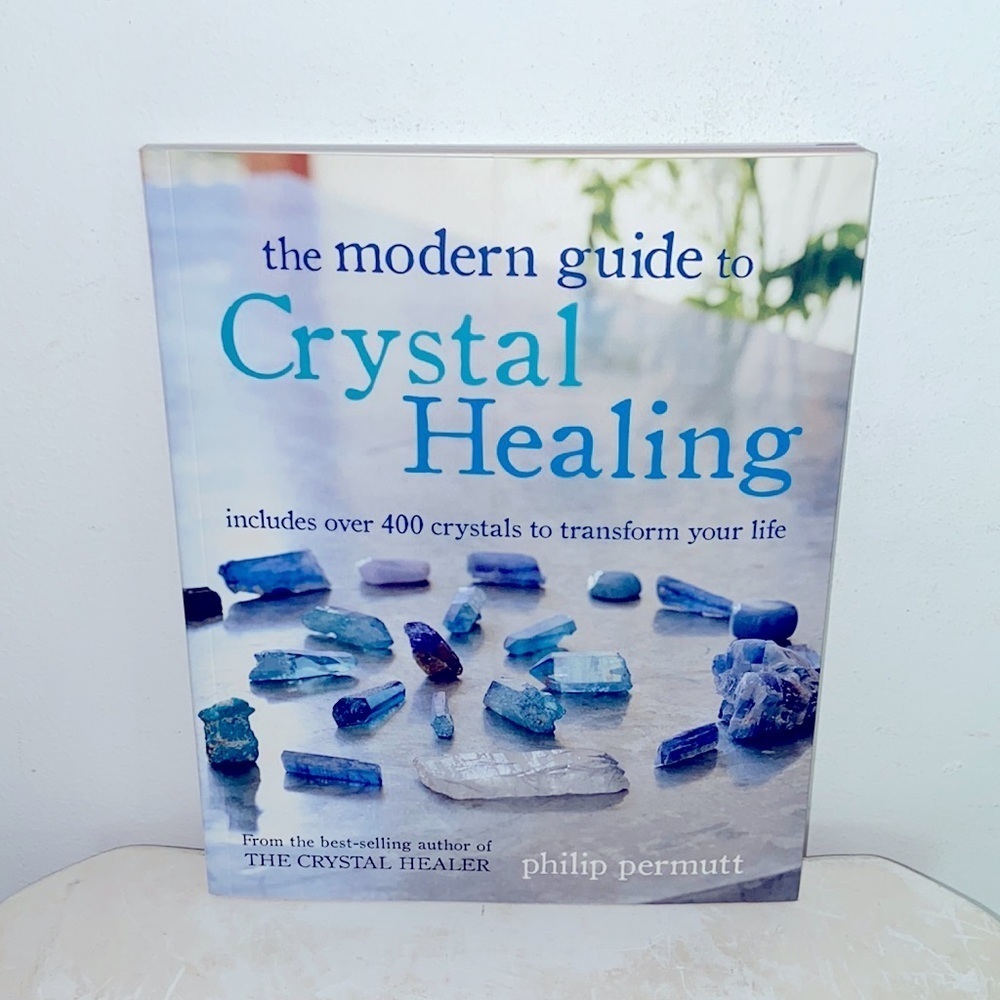 The modern guide to Crystal Healing 💎 Philip Permutt 📚 over 400 crystals guide